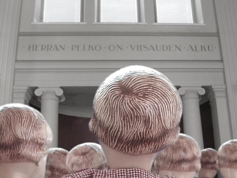 Rows of figures from behind, heads patterned like fingerprints, face a building inscribed “Herran pelko on viisauden alku”.